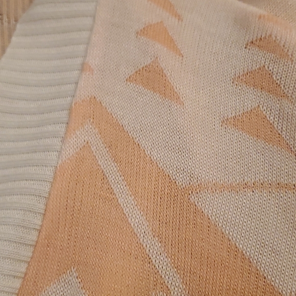 DEBUT Peach & Cream Cardigan Size M/L - Picture 5 of 6